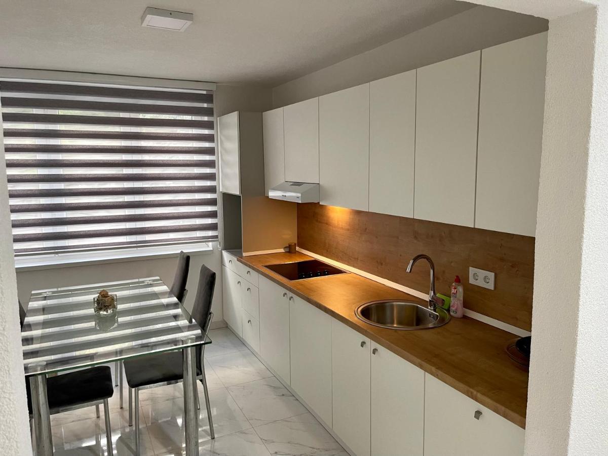 Anet Apartman Visoko Extérieur photo